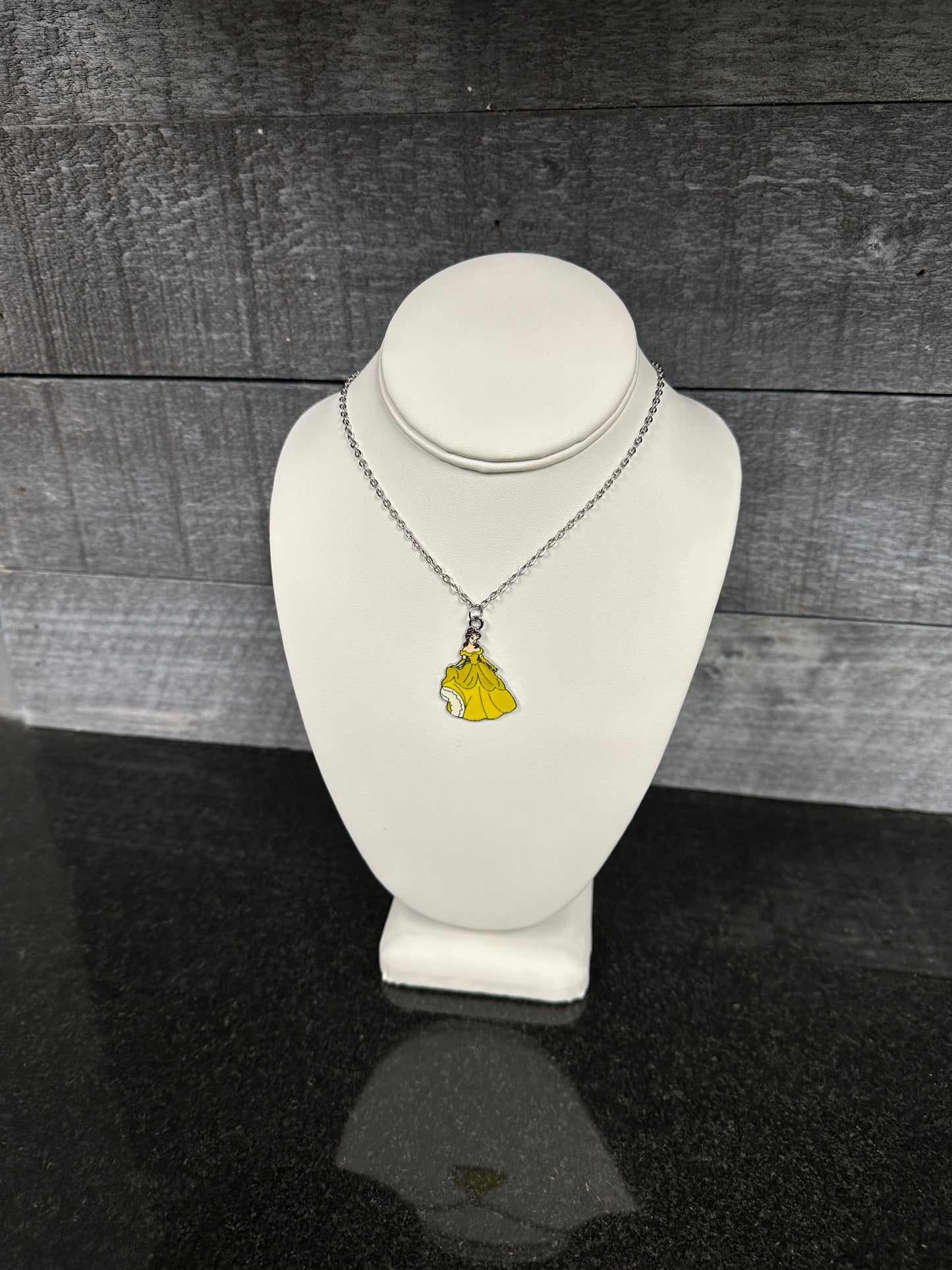Belle necklace with stainless steel chain
