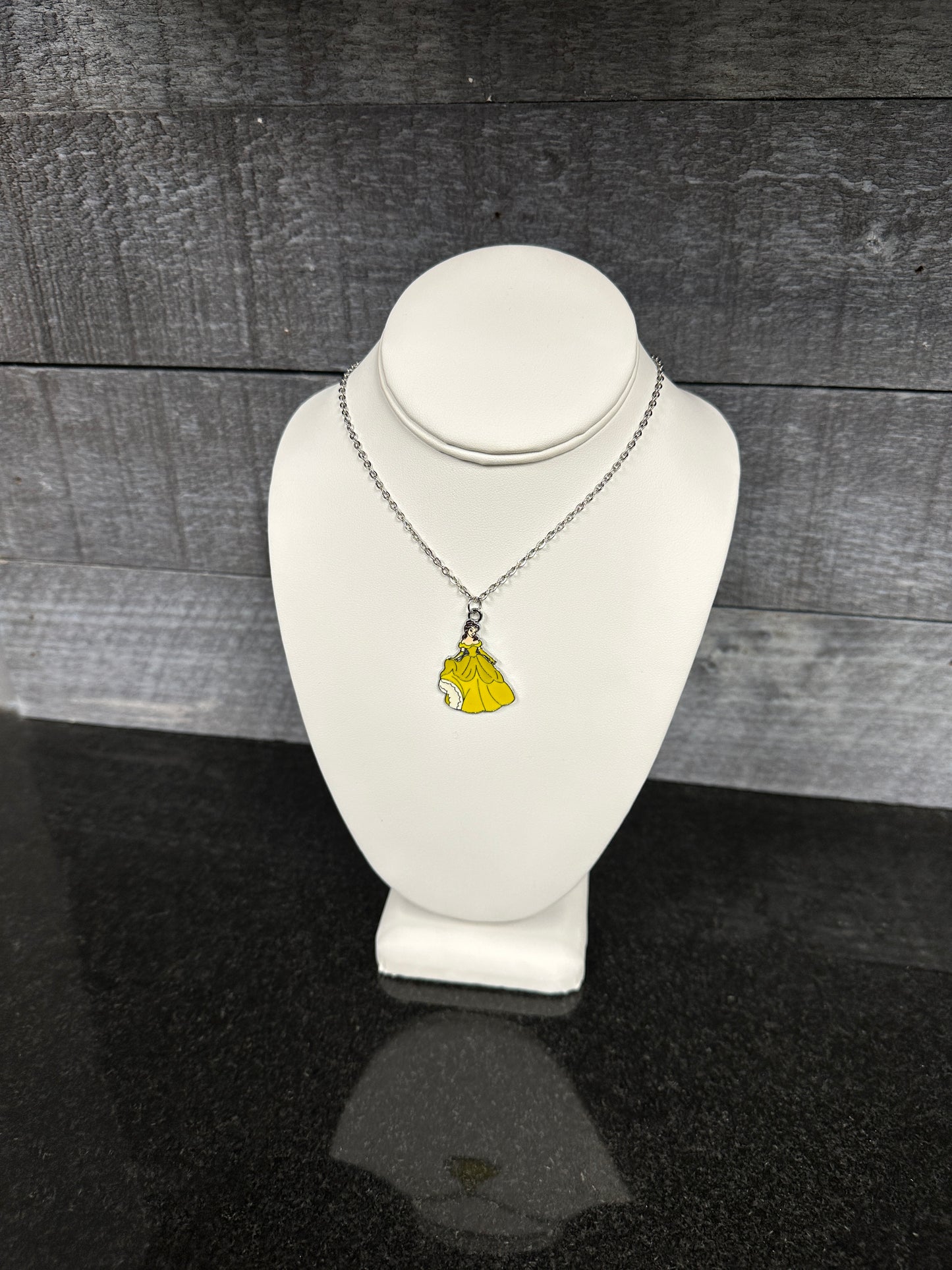 Belle necklace with stainless steel chain