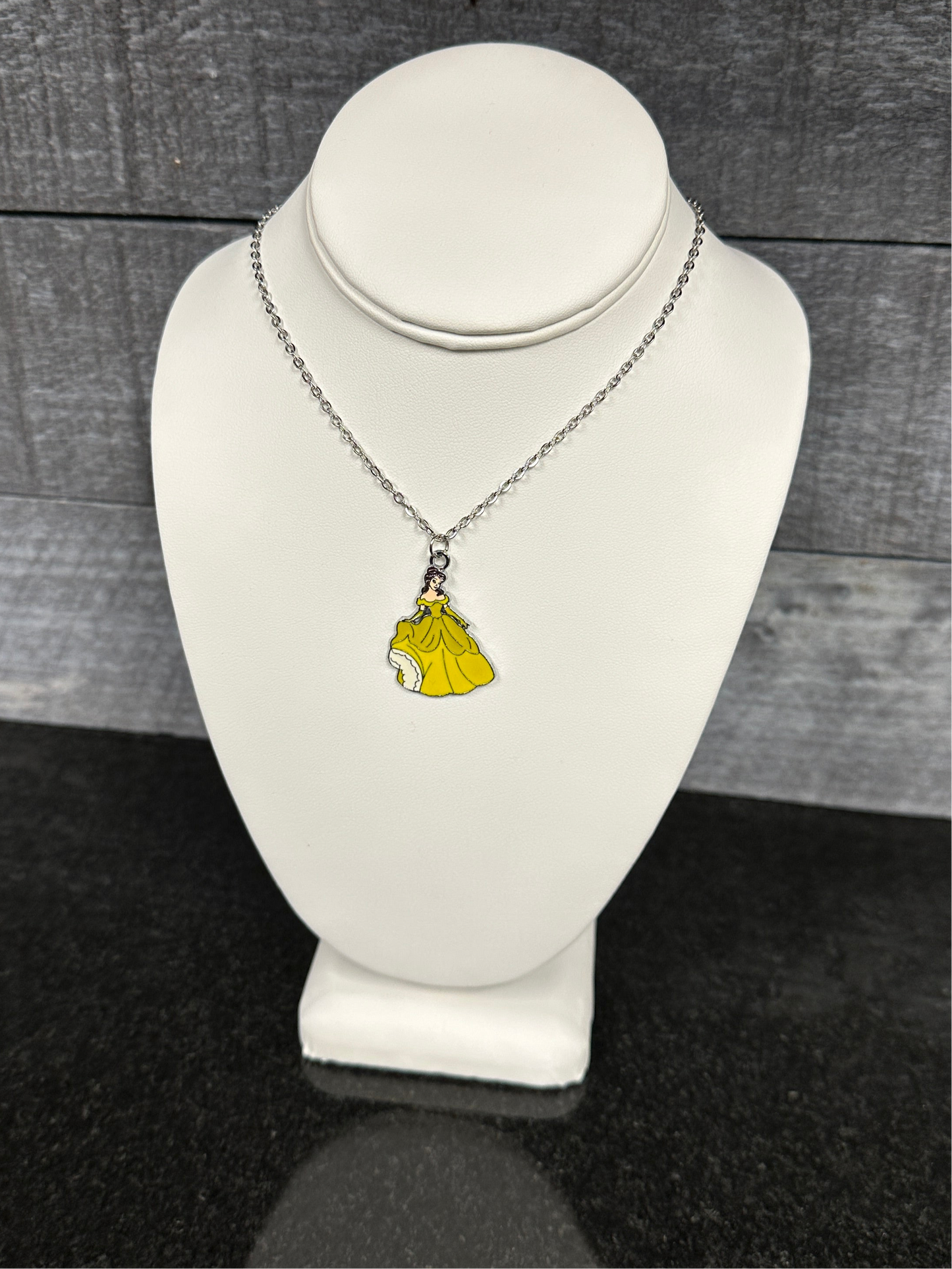 Belle necklace with stainless steel chain