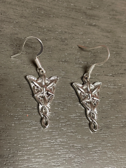 Eleven Queen earrings sterling silver plated