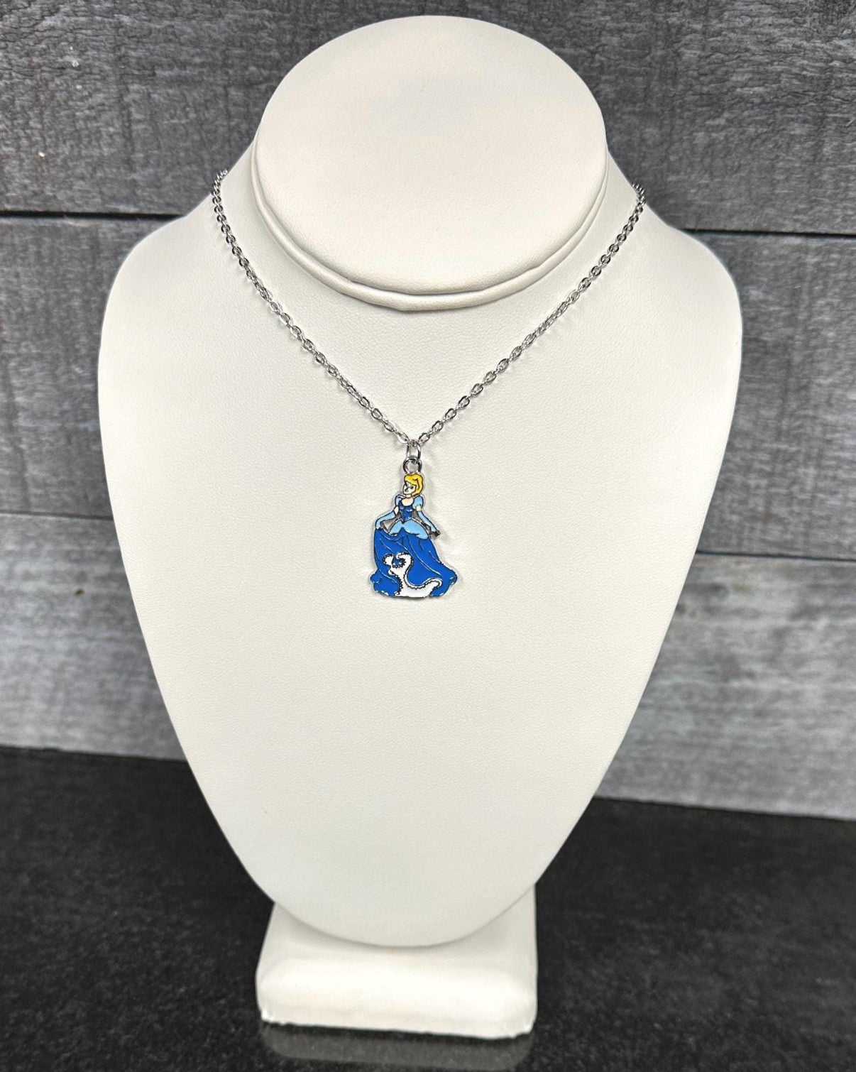 Ella necklace with stainless steel chain