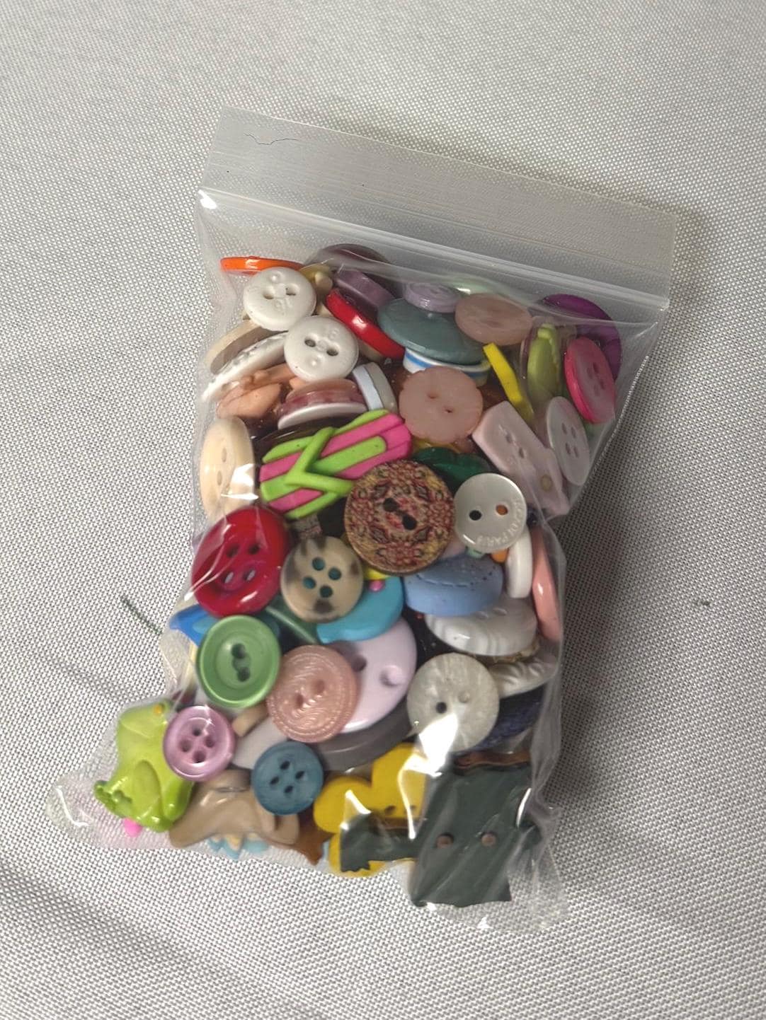 Button mixed bag, bulk buttons for crafts